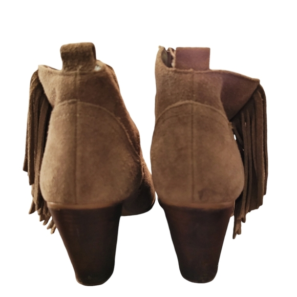 Steve Madden Cian suede anke boot with fringe - 9.            G - Picture 3 of 10